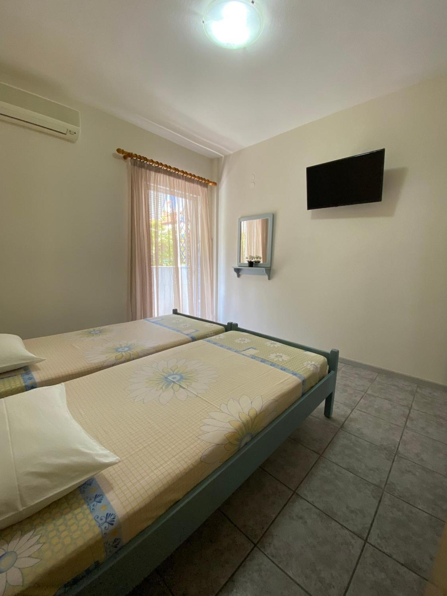 Villa Ilias Olympiakí Aktí Exterior foto